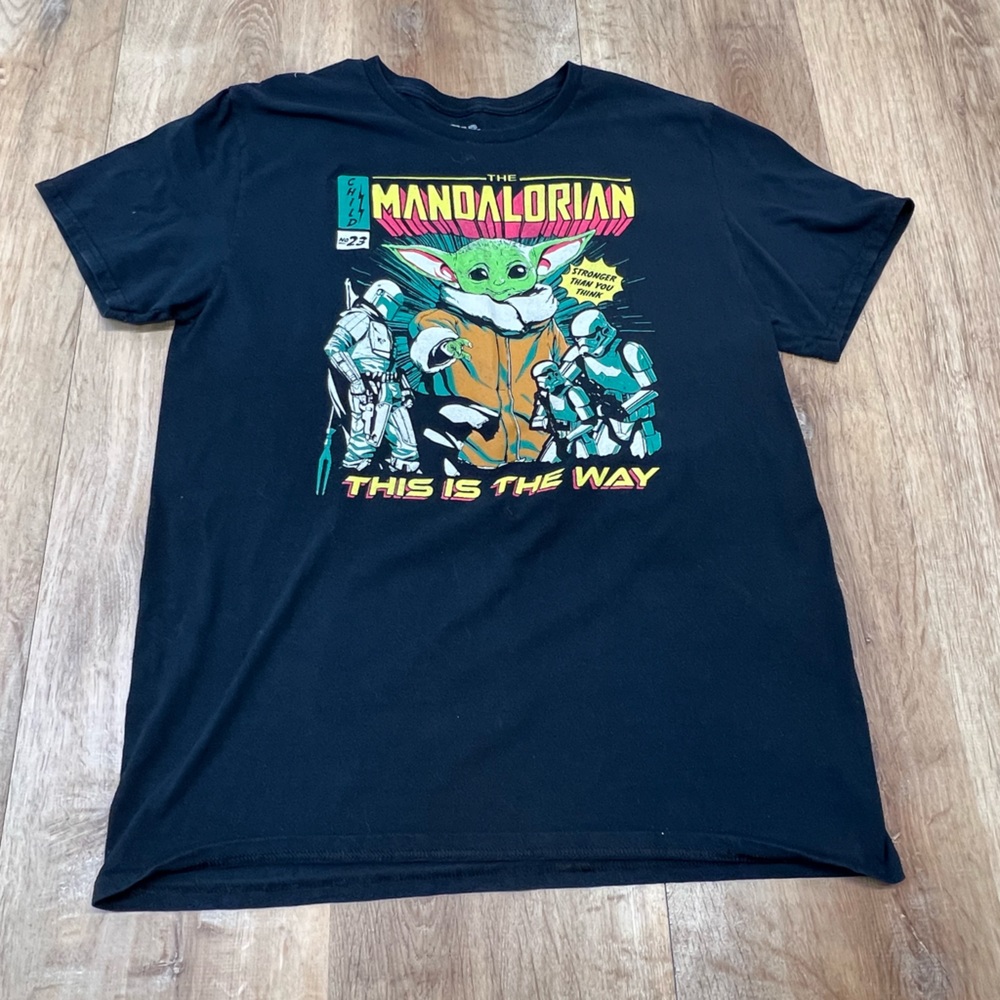 Adult Star Wars T-shirt- L